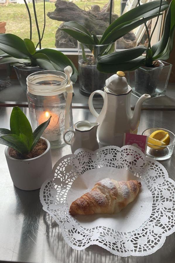 Beb Montefratta Bed & Breakfast Fratta Terme Bagian luar foto
