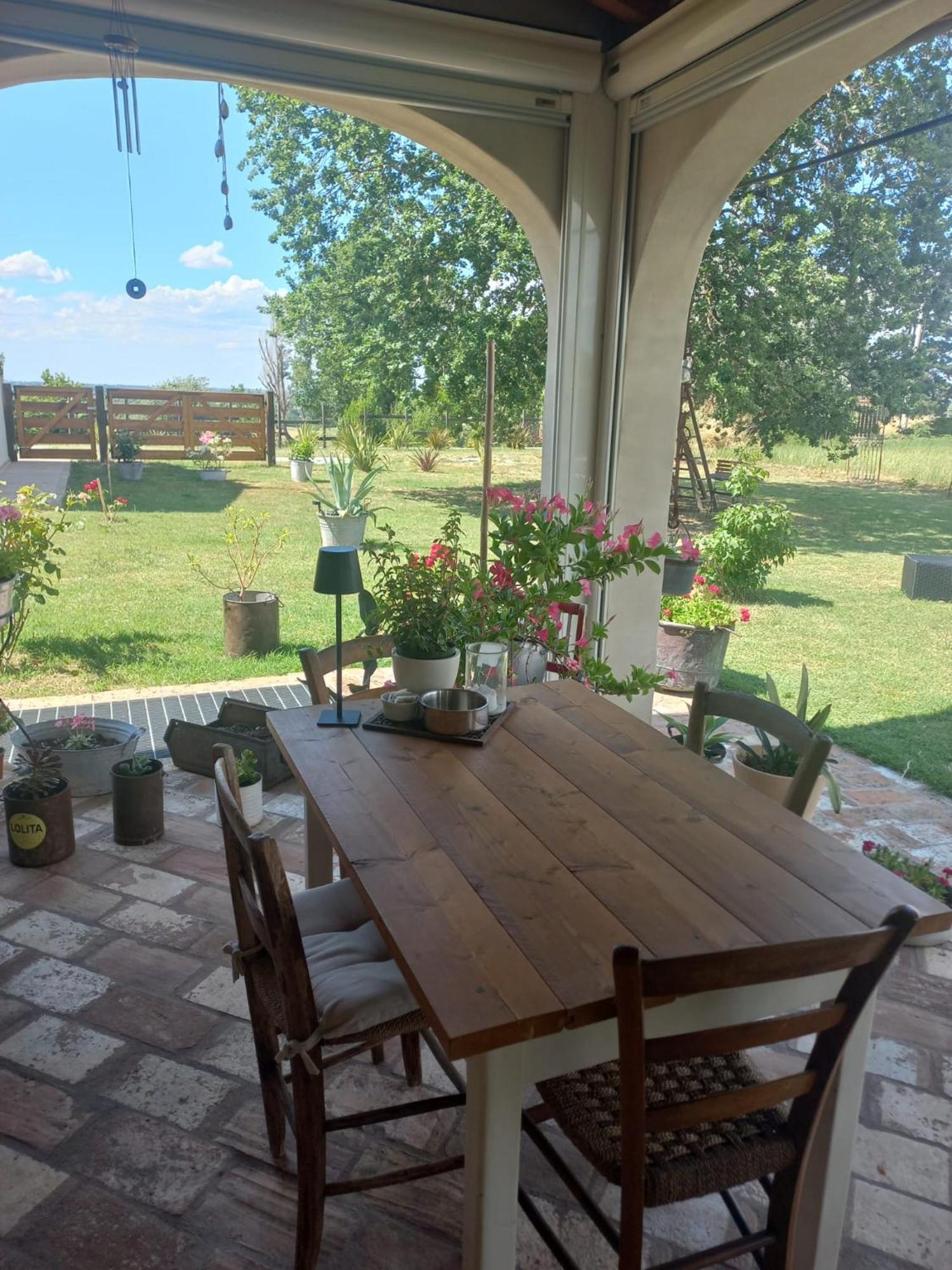 Beb Montefratta Bed & Breakfast Fratta Terme Bagian luar foto