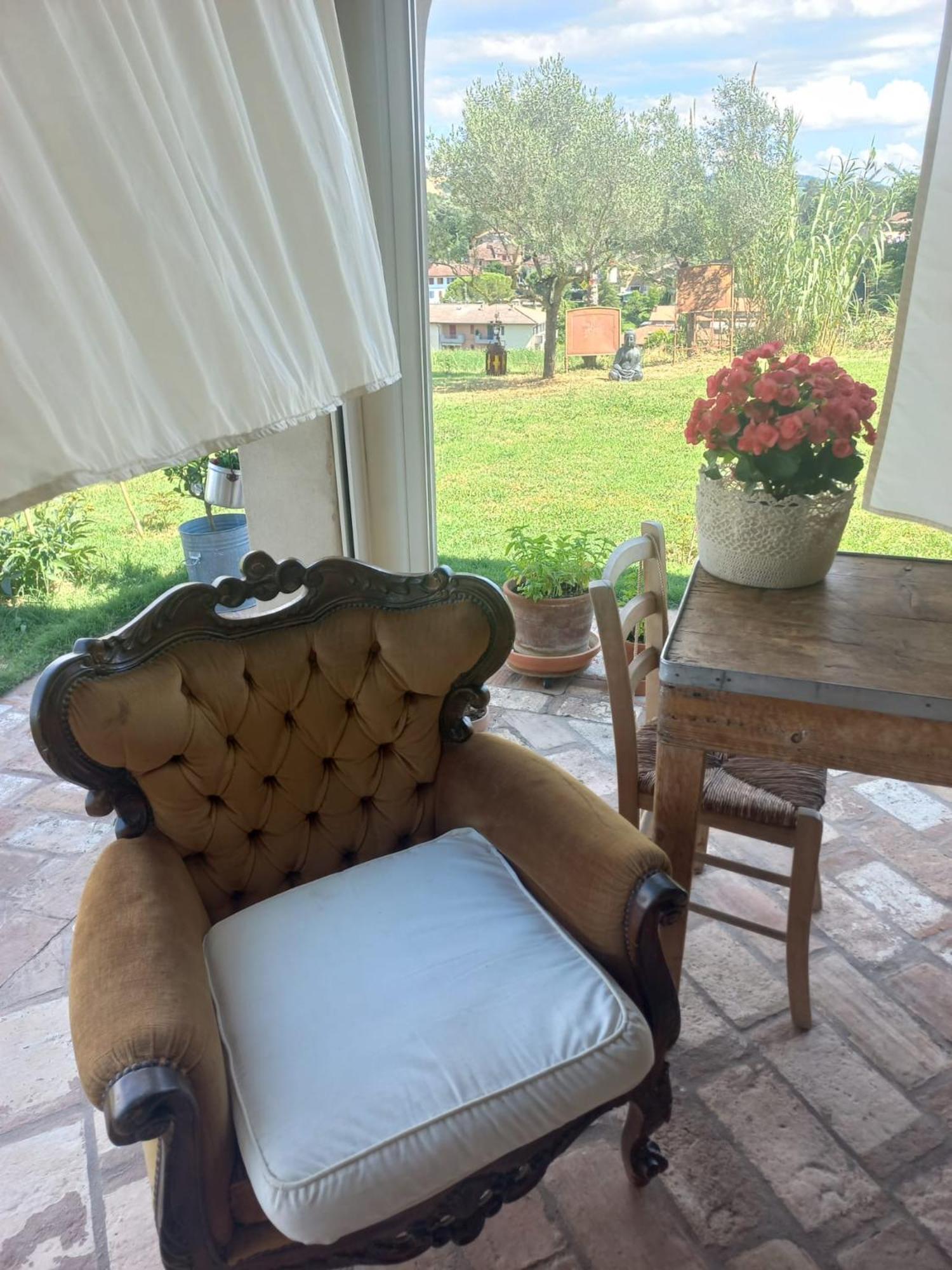 Beb Montefratta Bed & Breakfast Fratta Terme Bagian luar foto