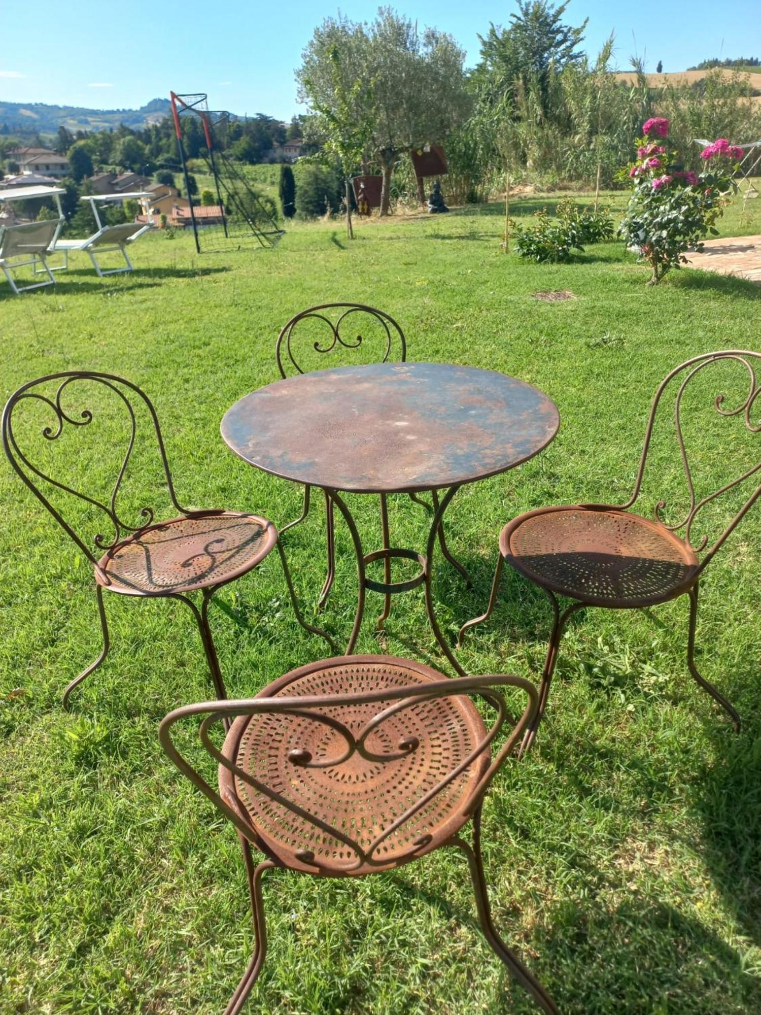 Beb Montefratta Bed & Breakfast Fratta Terme Bagian luar foto