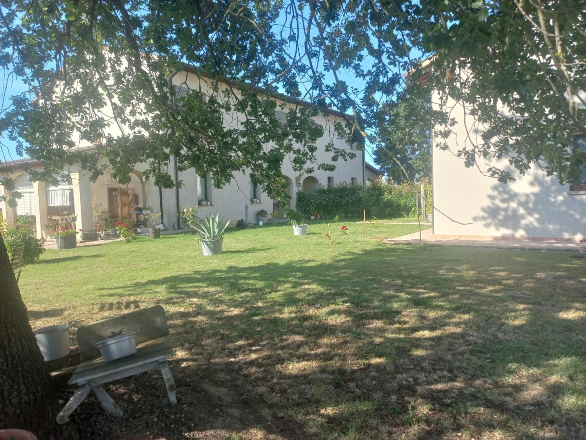 Beb Montefratta Bed & Breakfast Fratta Terme Bagian luar foto
