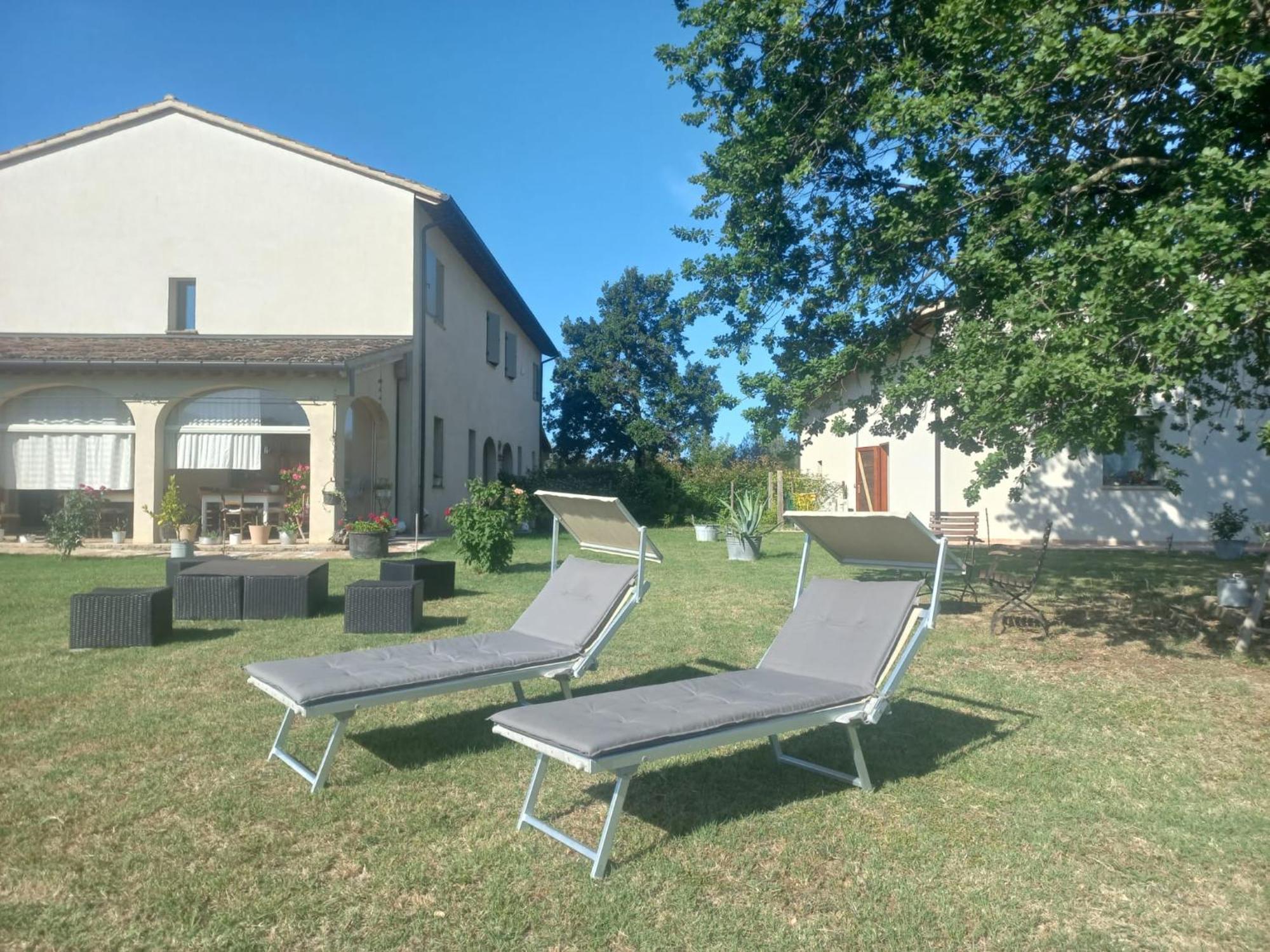 Beb Montefratta Bed & Breakfast Fratta Terme Bagian luar foto